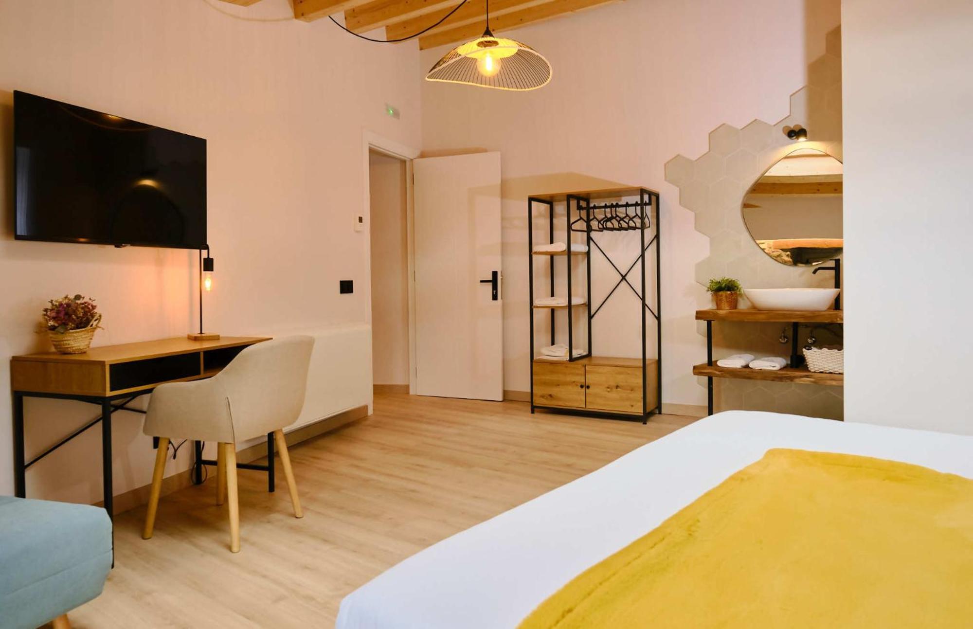 Moli Hotel 3*
